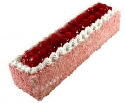 Doyurucu Porsiyon 4-6 Kişilik Çilekli Baton Yaş Pasta